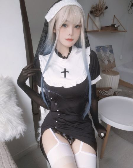 欧美黑色蕾丝内衣写真视频_高清高清视频播放